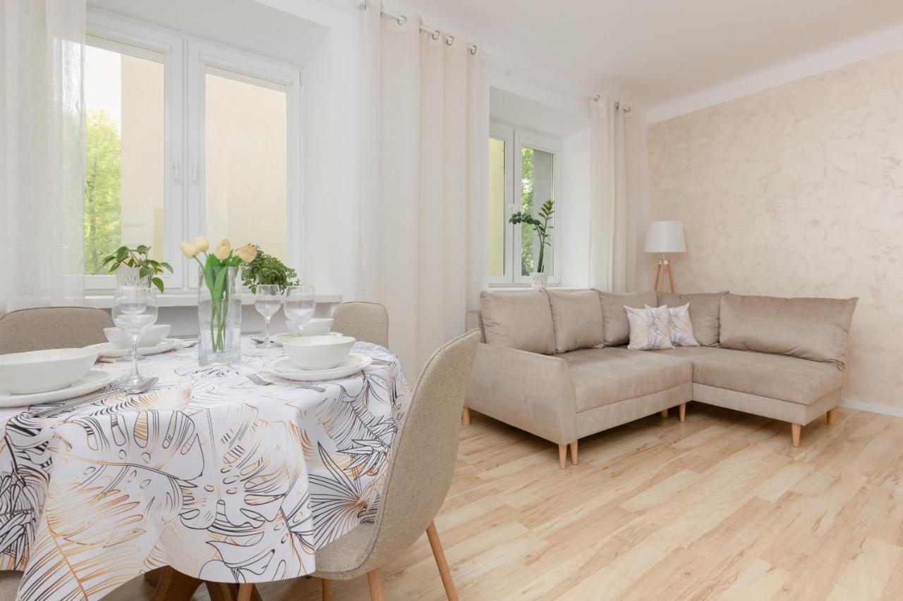 Bright Apartment Wola Near Metro Station By Noclegi Renters Warszawa Zewnętrze zdjęcie
