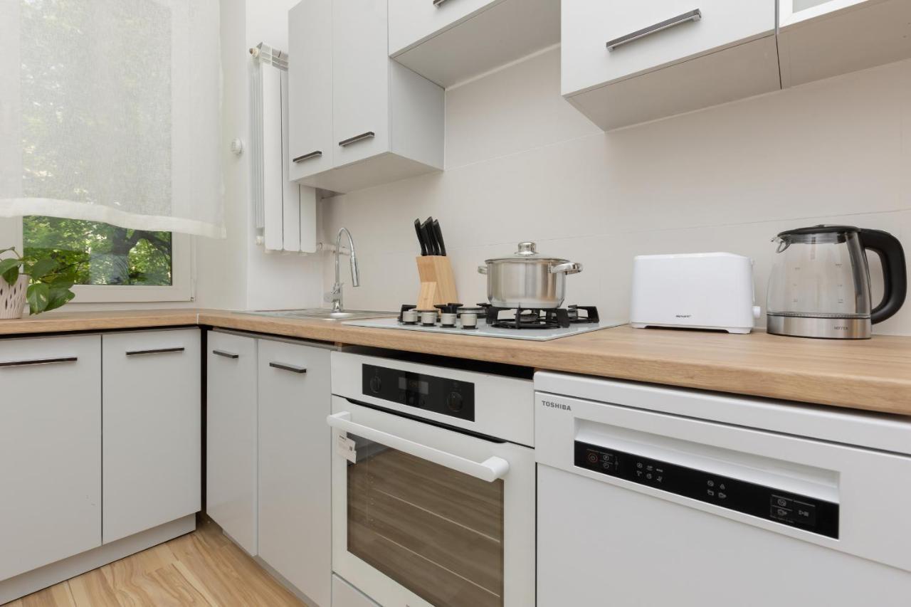 Bright Apartment Wola Near Metro Station By Noclegi Renters Warszawa Zewnętrze zdjęcie