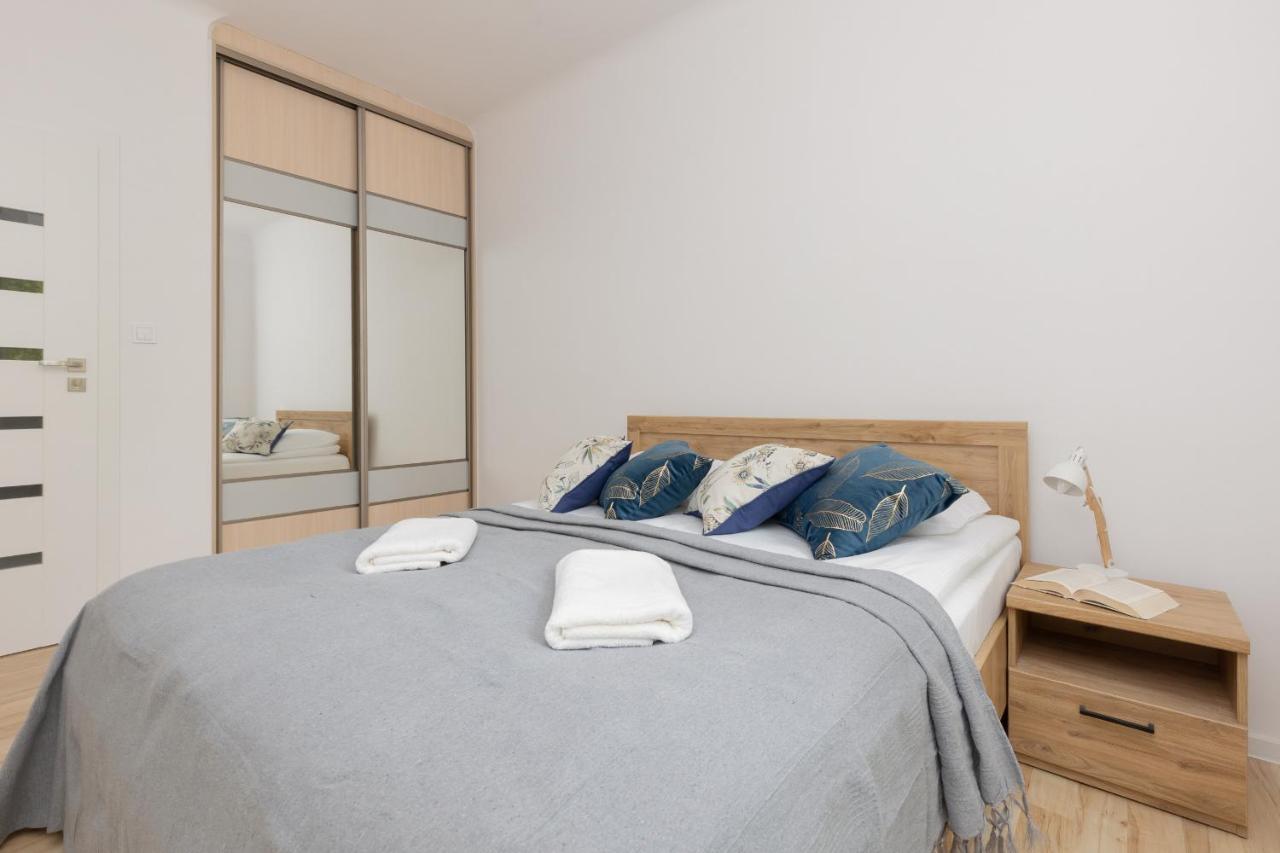 Bright Apartment Wola Near Metro Station By Noclegi Renters Warszawa Zewnętrze zdjęcie