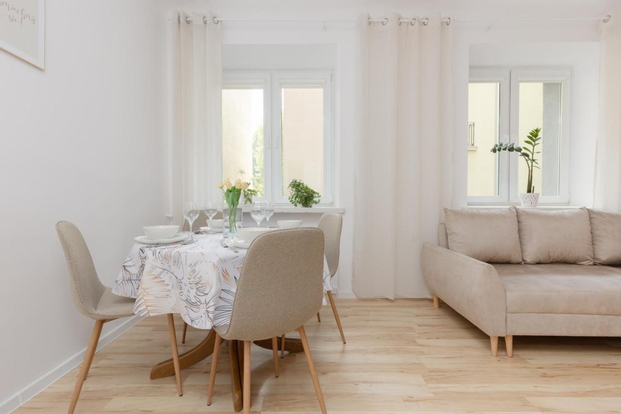 Bright Apartment Wola Near Metro Station By Noclegi Renters Warszawa Zewnętrze zdjęcie