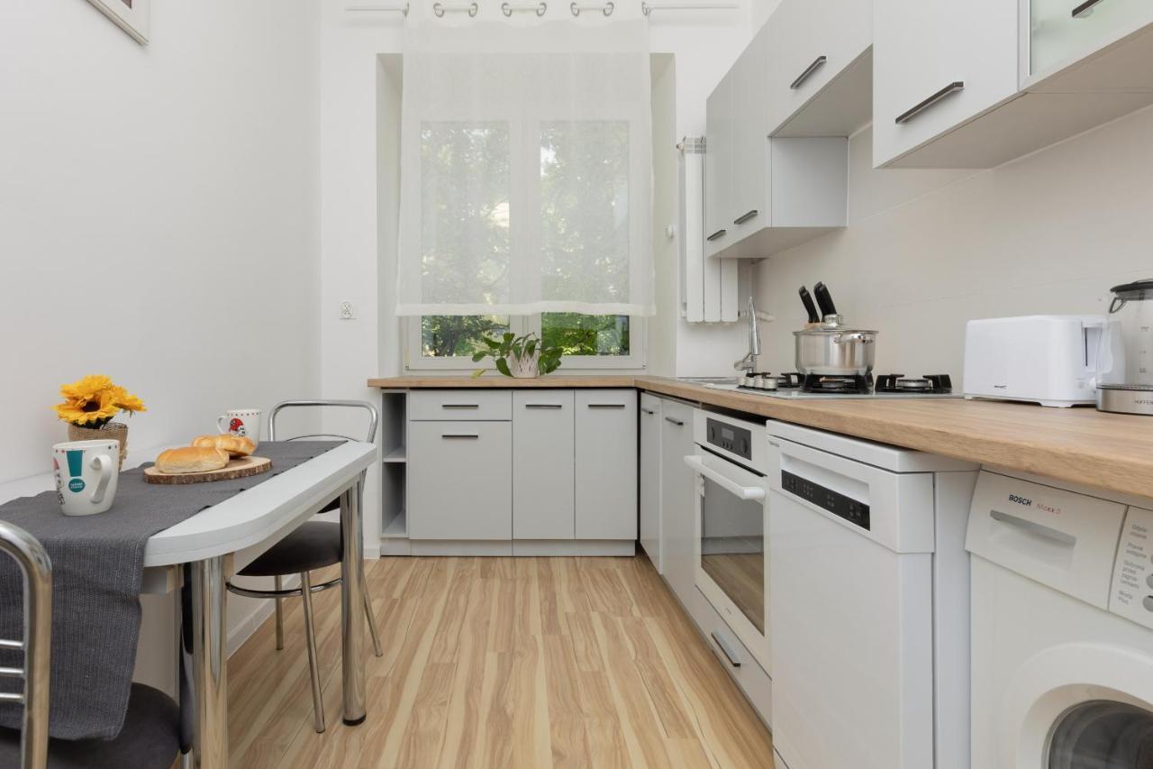 Bright Apartment Wola Near Metro Station By Noclegi Renters Warszawa Zewnętrze zdjęcie